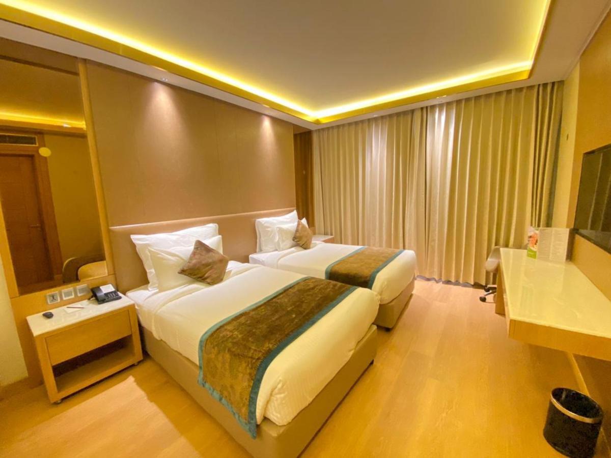 Aveda Hotel - Ludhiana Ngoại thất bức ảnh